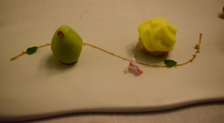 Green white chocolate shaped pear filled with green pineapple and a nutmeg pain perdu topped with pineapple